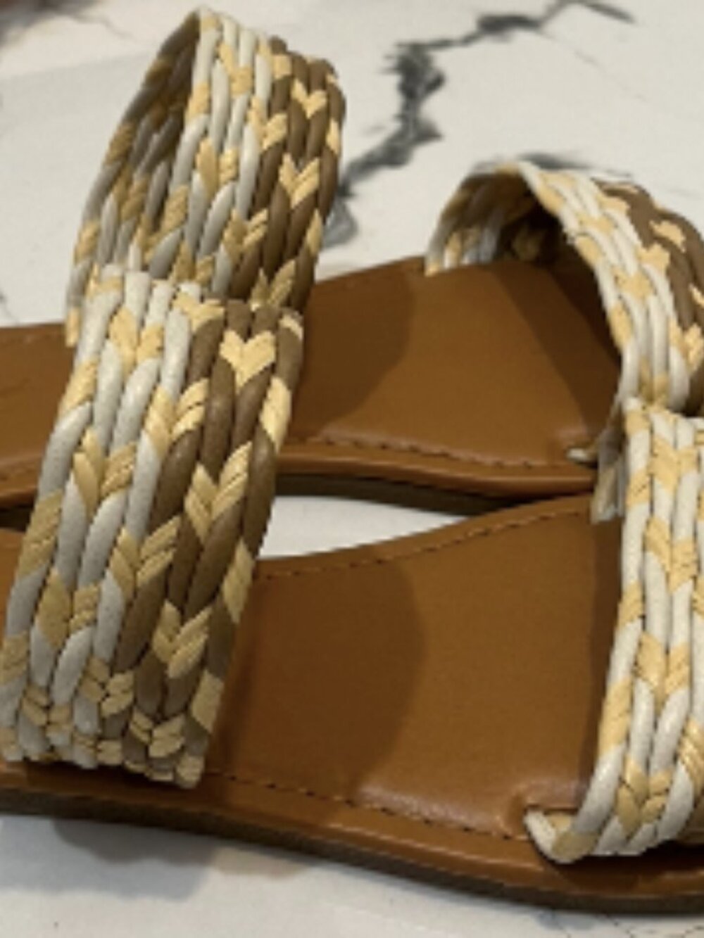 Universal Thread Sandal - Picture 3 of 4